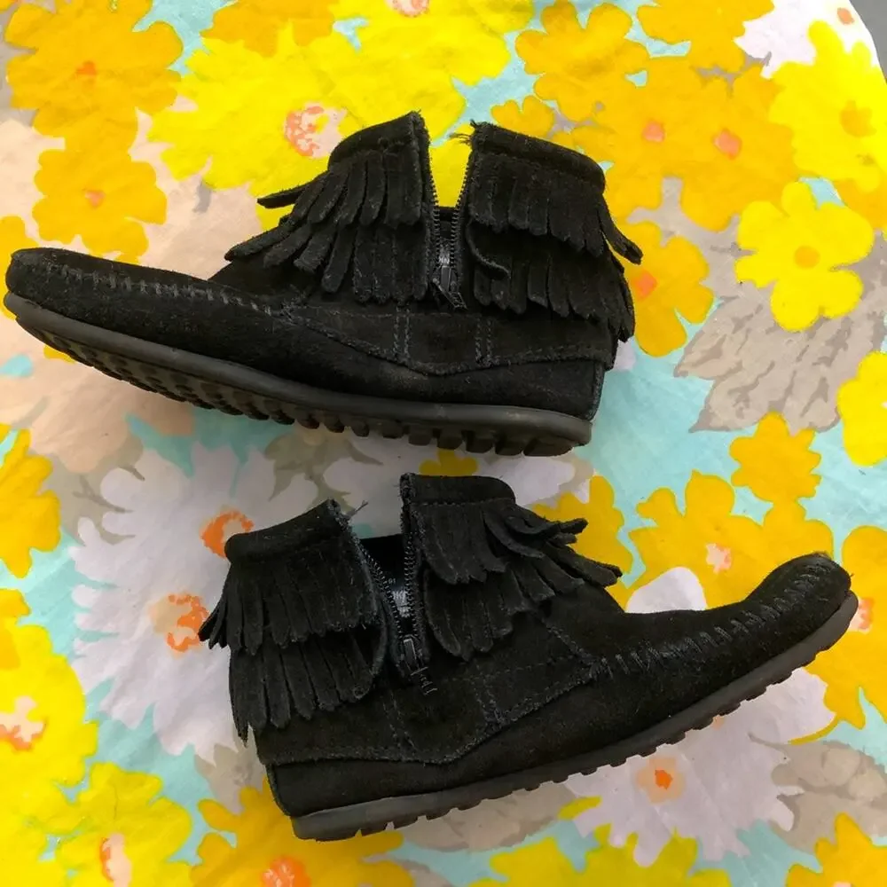 Minnetonka Black Side Zip Booties